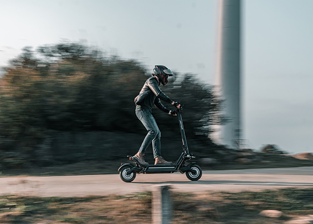 Joyor E8-S Off-road Electric Scooter, 1600W*2 Dual Motor, 72V 35Ah Battery, 11-inch Tires, 80km/h Max Speed, 80-100km Range