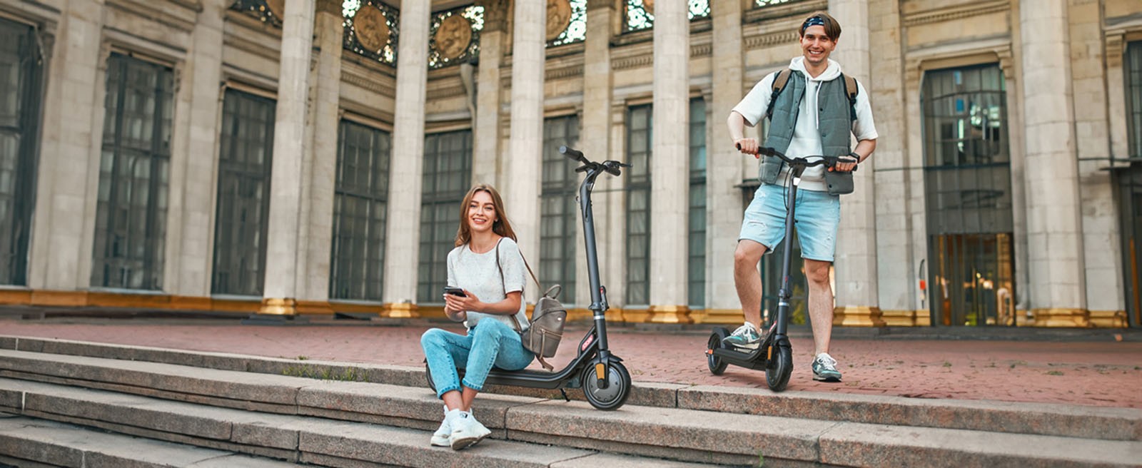 Atomi E20 Electric Scooter 8 5 inch Air Tire 250W Motor  Max Output 500W  36V 7 5Ah Battery 30km Range Dual Brake 120kg